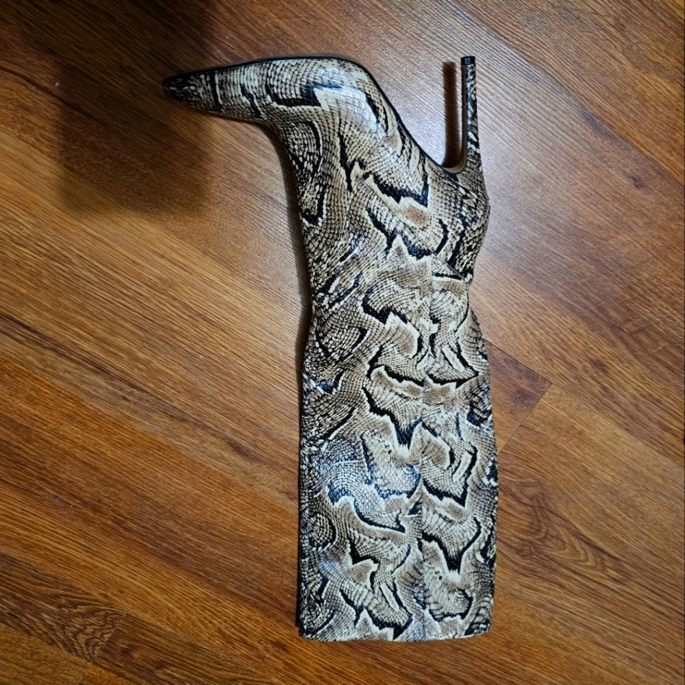 Vince Camuto Fendels boots